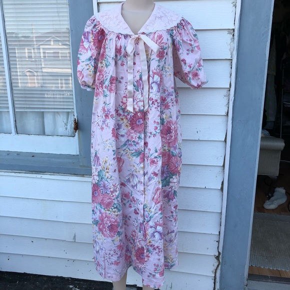 Vintage floral peignoir - Picture 1 of 8